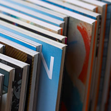 Livros enfileirados